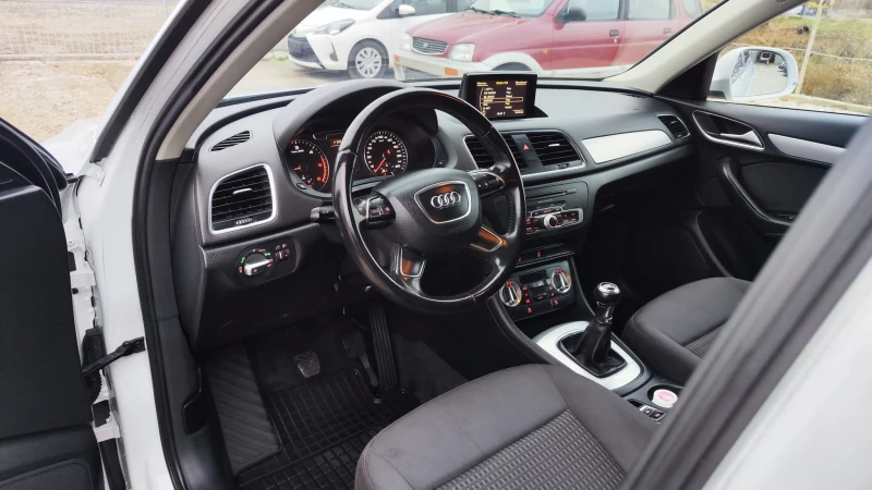 Audi Q3 2.0TDI, снимка 12 - Автомобили и джипове - 47996683