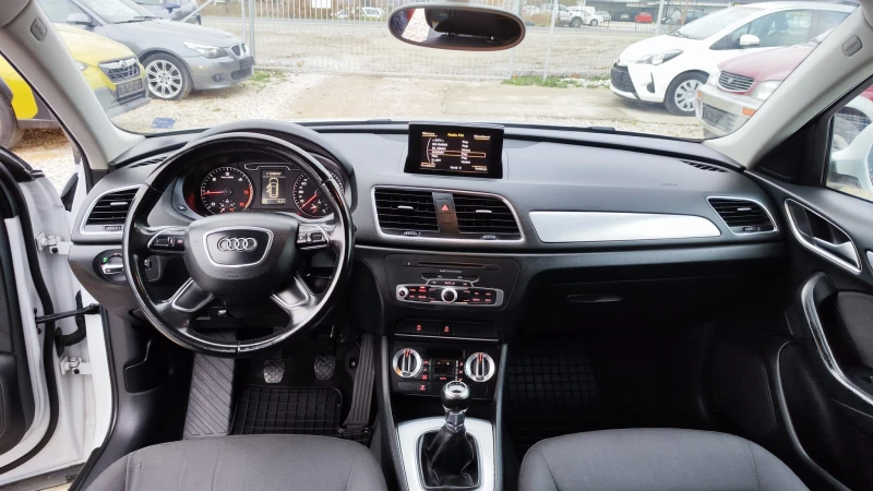 Audi Q3 2.0TDI, снимка 9 - Автомобили и джипове - 47996683