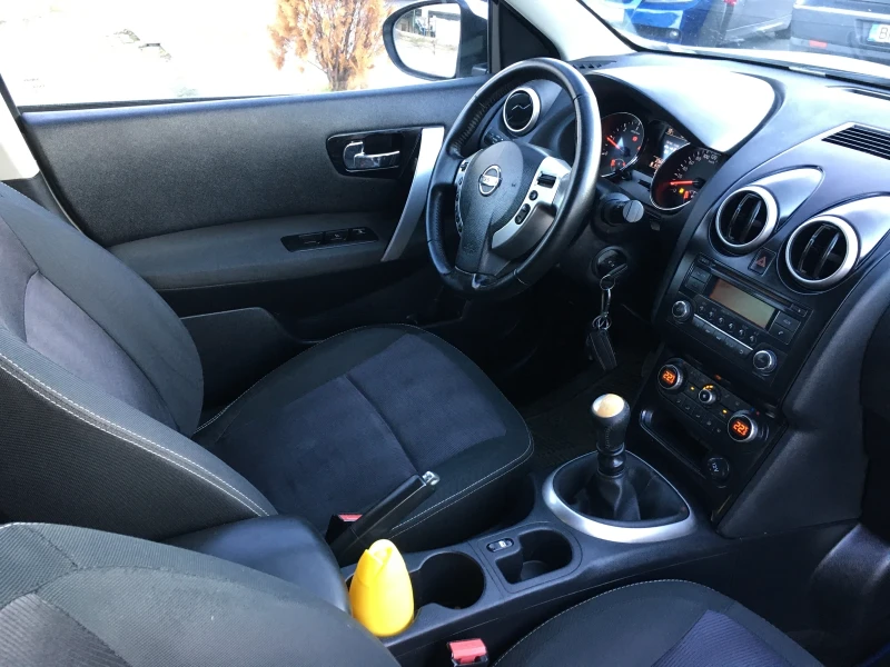 Nissan Qashqai 1.5 dci 110k.c. 7-местен, снимка 7 - Автомобили и джипове - 48451788