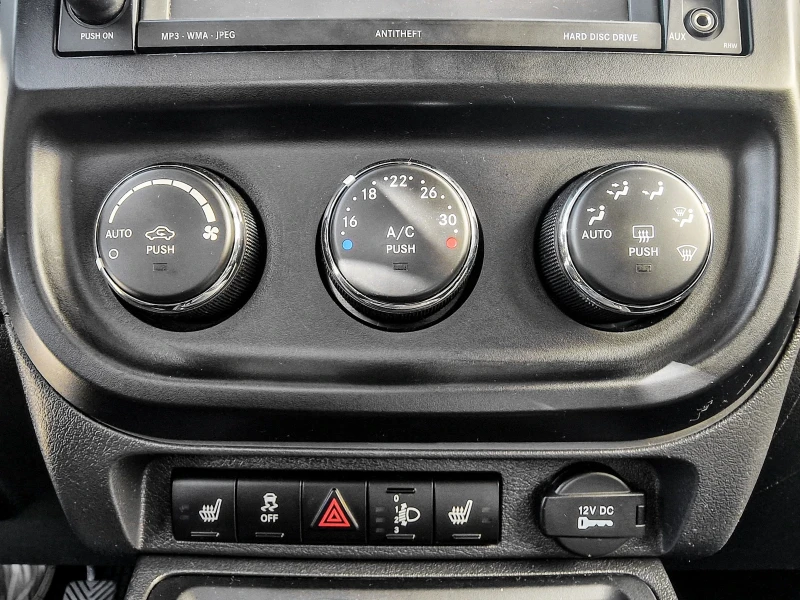 Jeep Compass 2.2CRDI 4х4 115 000км * * LIMITED* * FACELIFT, снимка 11 - Автомобили и джипове - 52588378