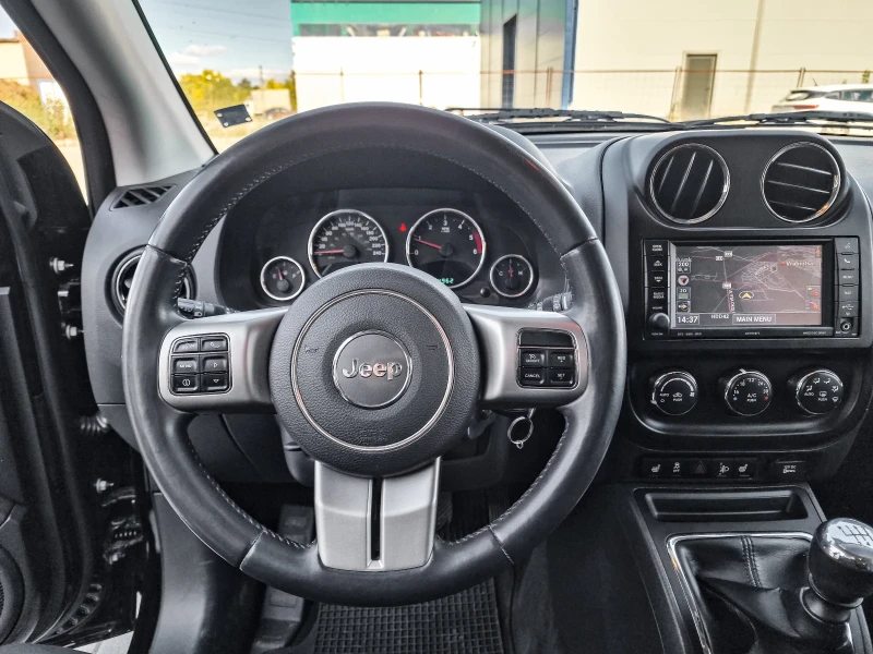 Jeep Compass 2.2CRDI 4х4 115 000км * * LIMITED* * FACELIFT, снимка 7 - Автомобили и джипове - 52588378