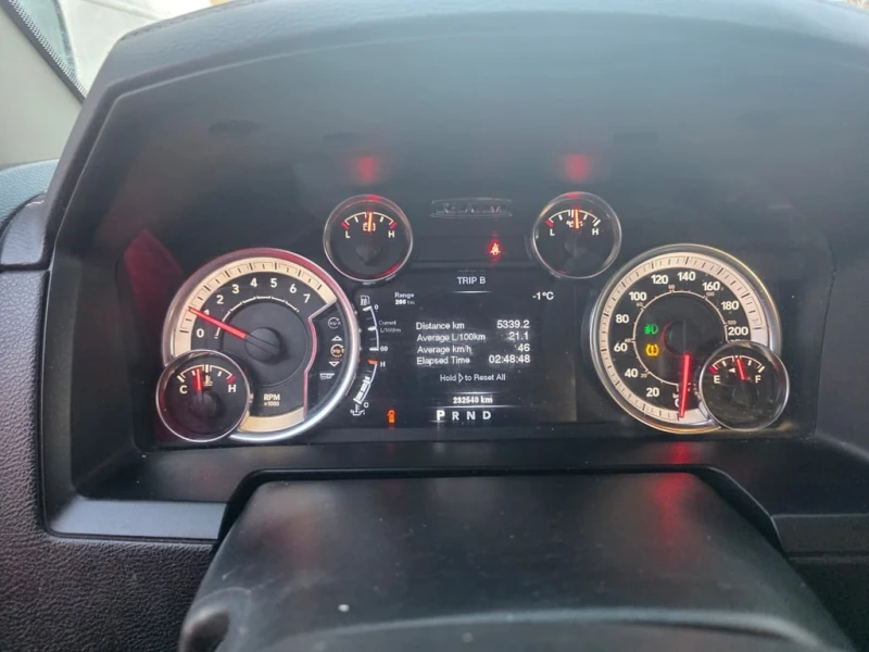 Dodge RAM 1500 * Laramie * CARFAX * БЕЗ ПЪРВОНАЧАЛНА ВНОСКА, снимка 7 - Автомобили и джипове - 53000827