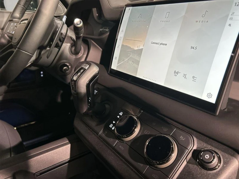 Land Rover Defender 110 P635 OCTA MATRIX-LED 360 HEAD-UP, снимка 15 - Автомобили и джипове - 53238605