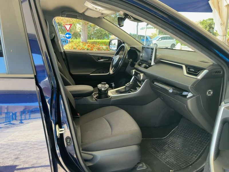 Toyota Rav4, снимка 11 - Автомобили и джипове - 54910299