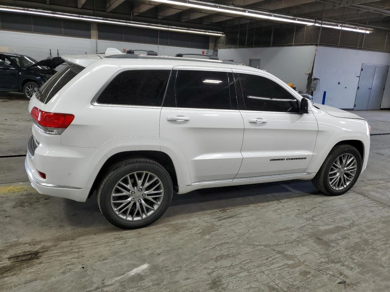 Jeep Grand cherokee SUMMIT 5.7L Рядко изпълнение с бяла кожа - изображение 5