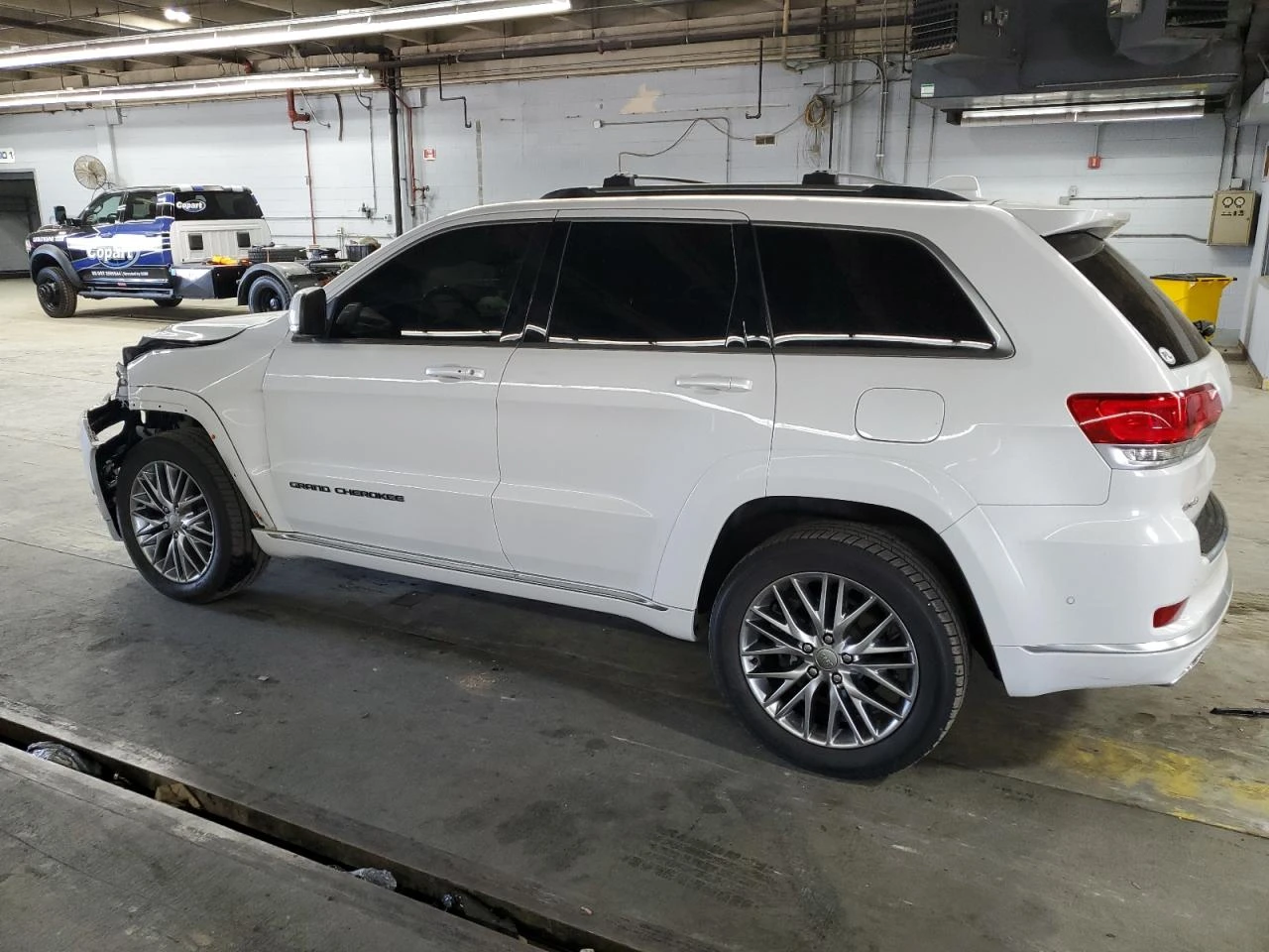 Jeep Grand cherokee SUMMIT 5.7L Рядко изпълнение с бяла кожа - изображение 3