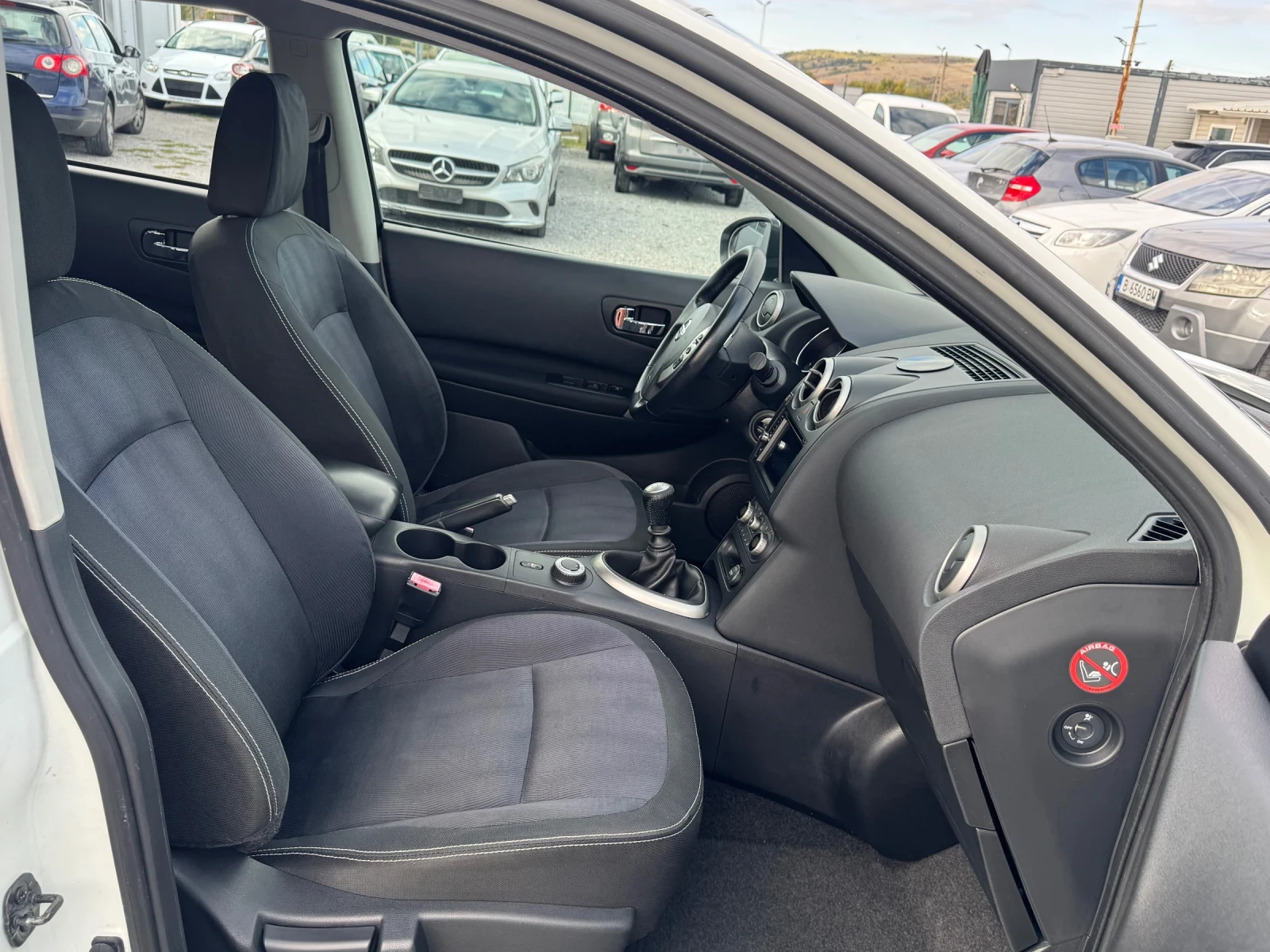 Nissan Qashqai 2.0DCI/TEKNA/4x4/FULL OPTIONAL/ - изображение 9
