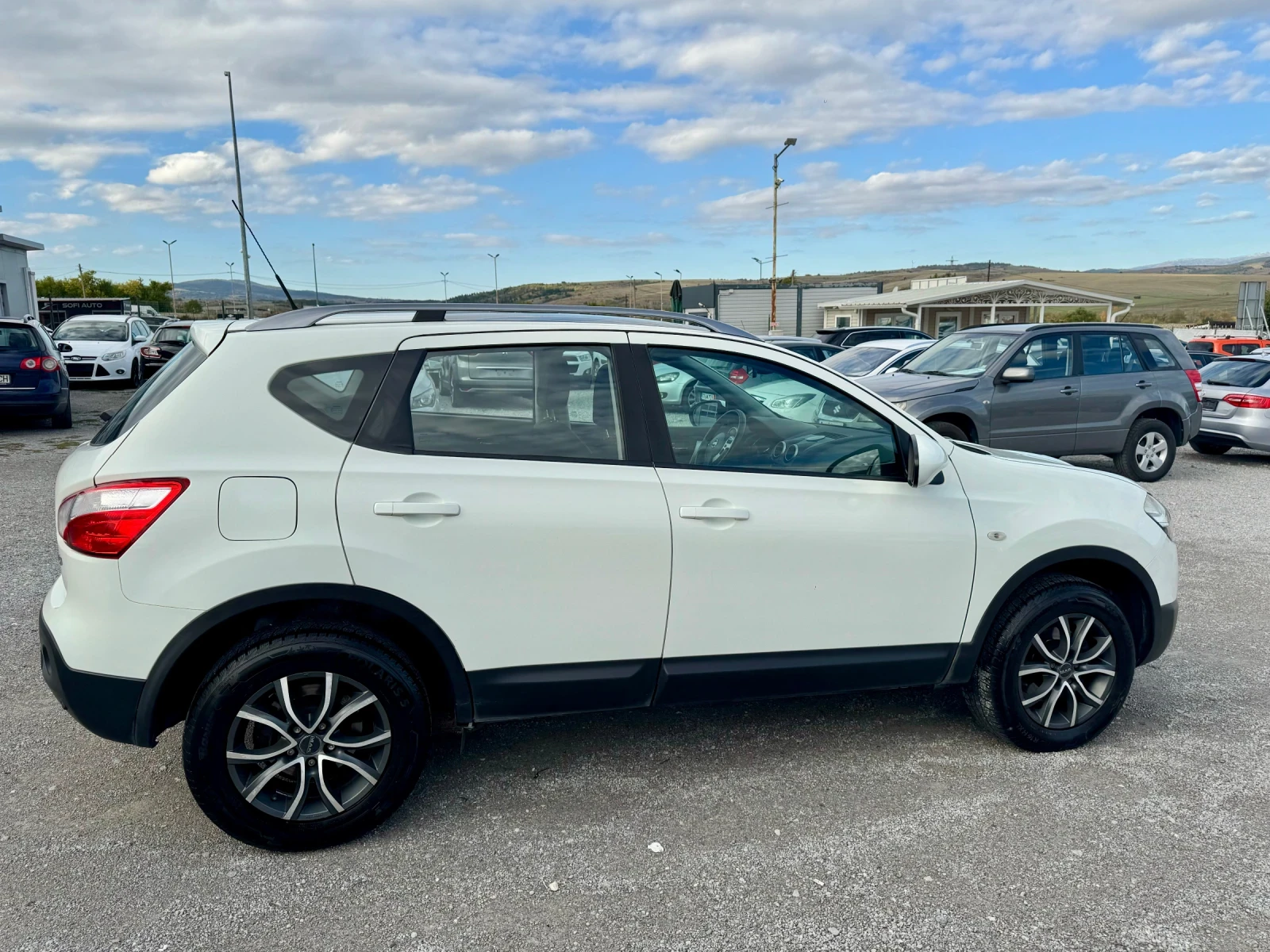 Nissan Qashqai 2.0DCI/TEKNA/4x4/FULL OPTIONAL/ - изображение 6
