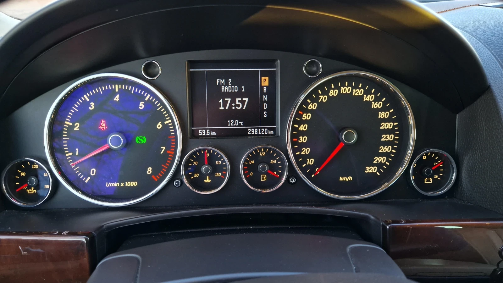 VW Touareg 4.2 V8 LPG, снимка 15 - Автомобили и джипове - 53929098