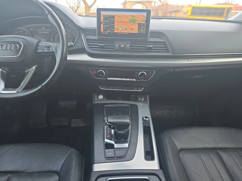 Audi Q5 * AвтоКредит * (ЦЕНА ДО БГ), снимка 5 - Автомобили и джипове - 54456160
