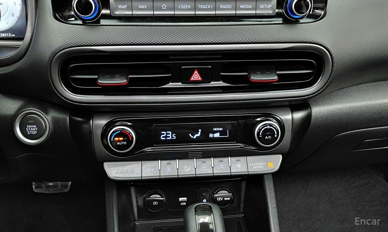 Hyundai Kona 1.6 Turbo N-Line* Inspiration* 4x4* HEAD-UP* PANO*, снимка 12 - Автомобили и джипове - 54737445