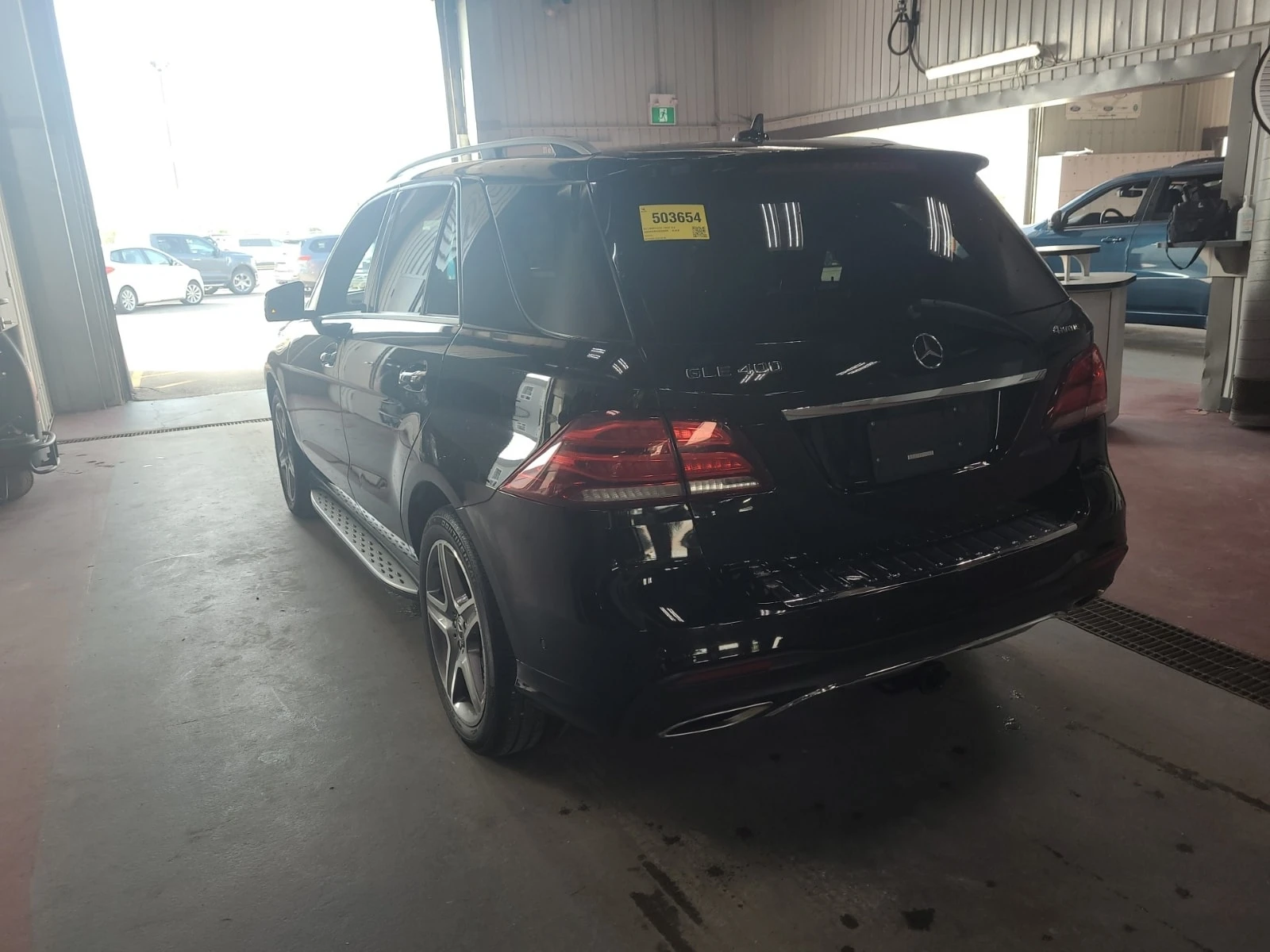Mercedes-Benz GLE 400  DISTRONIC / 360 / MEMORY / HARMAN KARDON , снимка 4 - Автомобили и джипове - 55812240