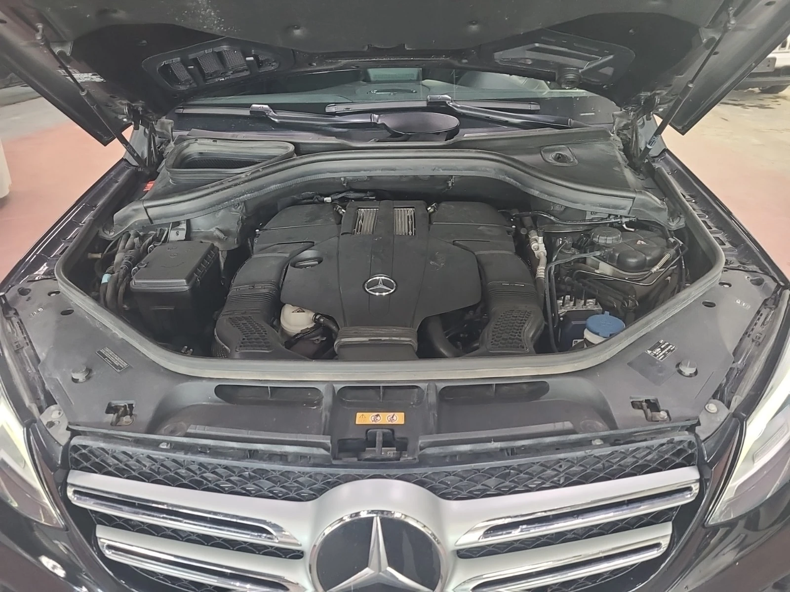Mercedes-Benz GLE 400  DISTRONIC / 360 / MEMORY / HARMAN KARDON , снимка 16 - Автомобили и джипове - 55812240
