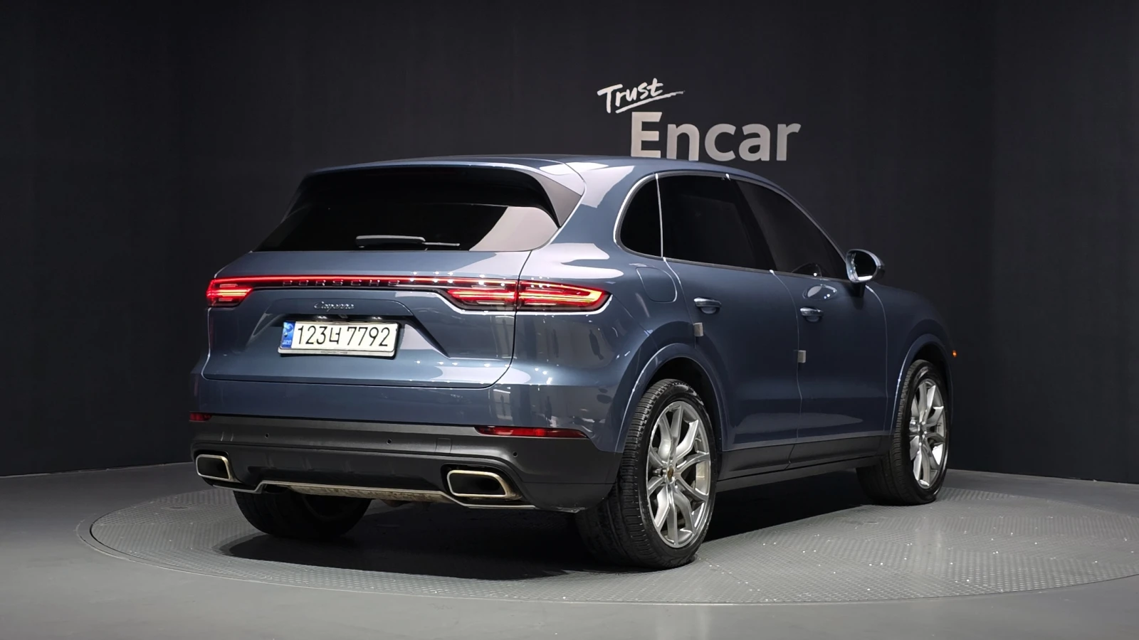 Porsche Cayenne 360* ЕЛ. БАГАЖНИК* BLIND SPOT* ЛЮК* КРАЙНА ЦЕНА, снимка 2 - Автомобили и джипове - 56186992
