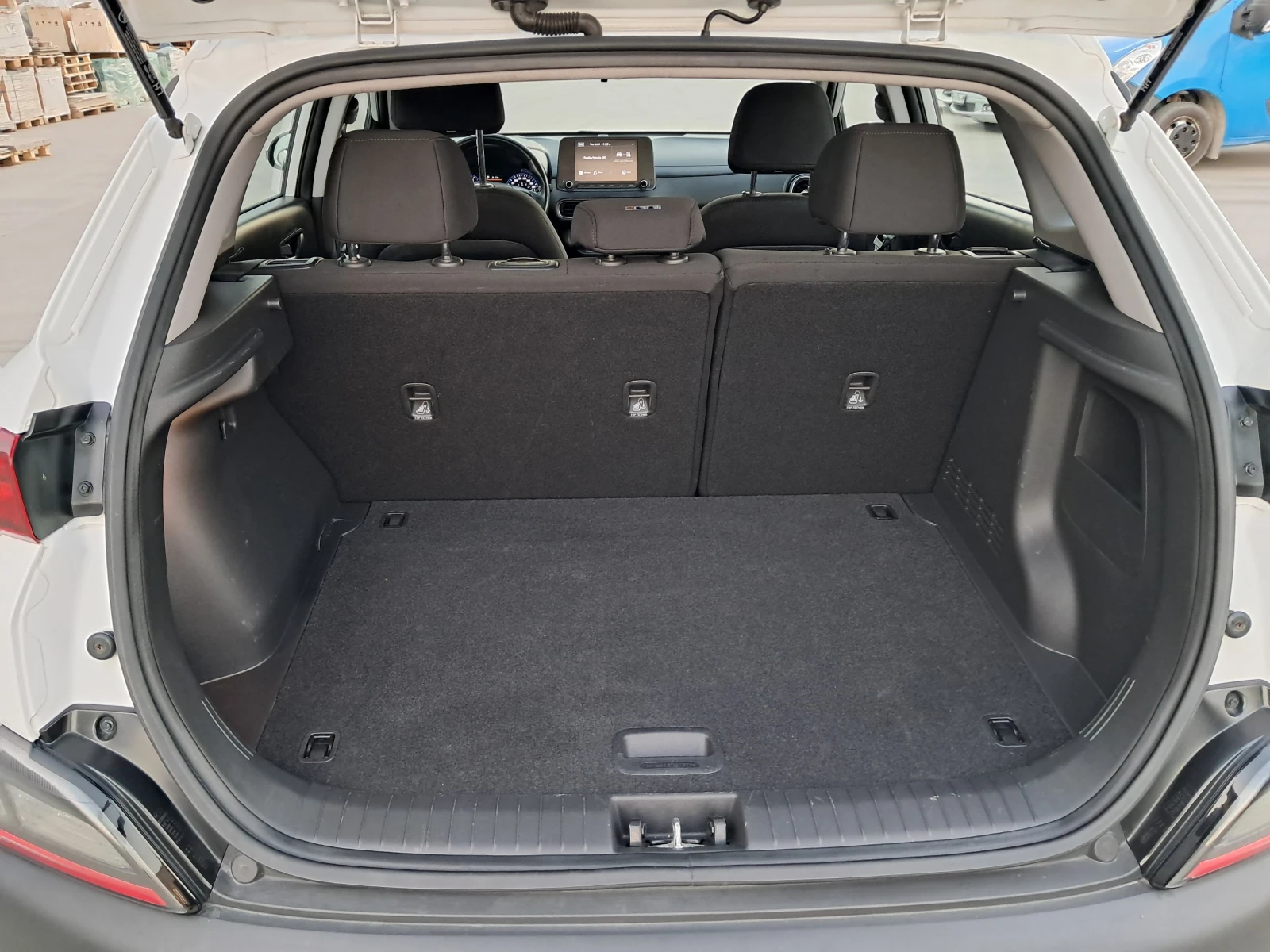 Hyundai Kona 2.0 AWD, снимка 8 - Автомобили и джипове - 56432983