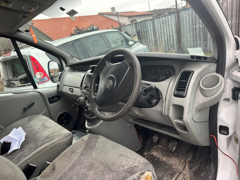 Opel Vivaro 1.9dti, снимка 8 - Бусове и автобуси - 45090098