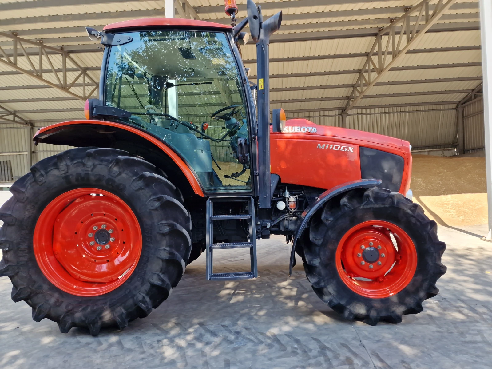 Трактор Kubota M110GH - изображение 2