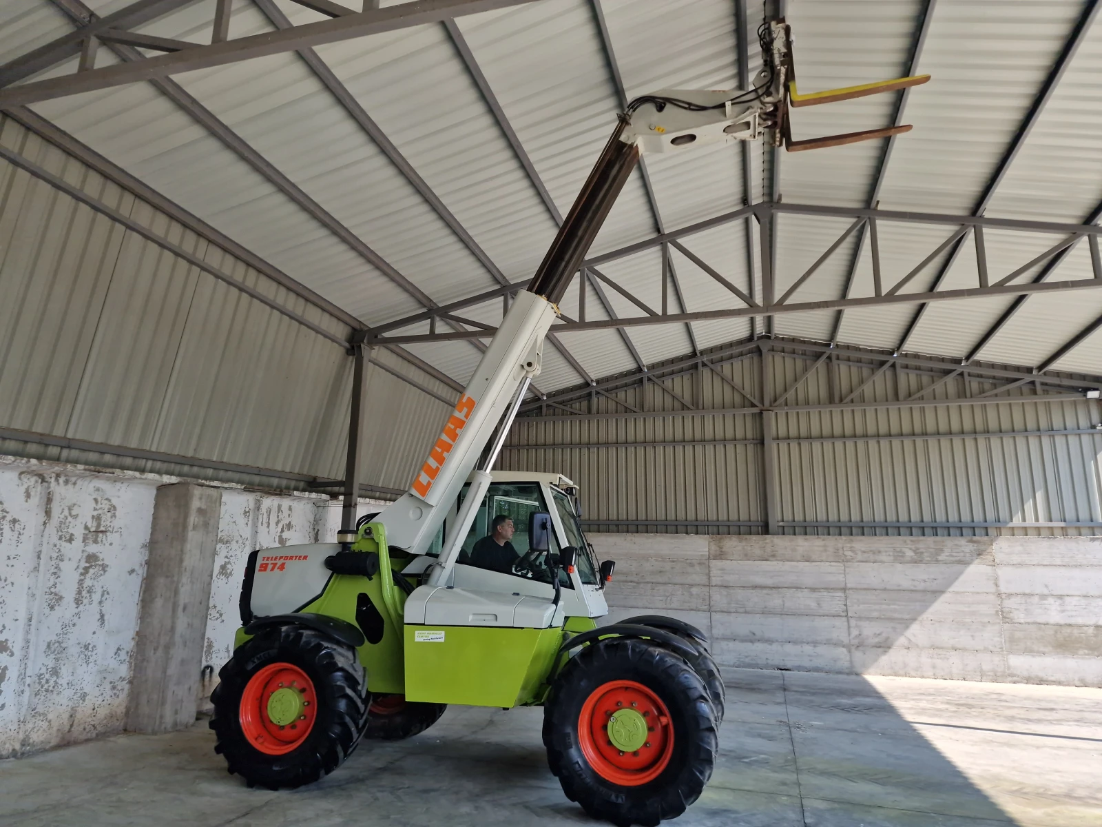 Телескопичен товарач Claas TELEPORTER 974, снимка 2 - Селскостопанска техника - 55067877