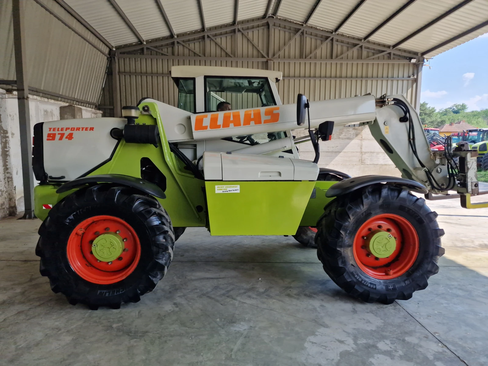 Телескопичен товарач Claas TELEPORTER 974