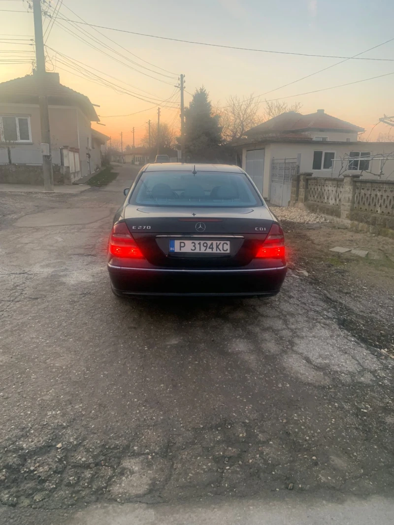 Mercedes-Benz E 270, снимка 3 - Автомобили и джипове - 48084446