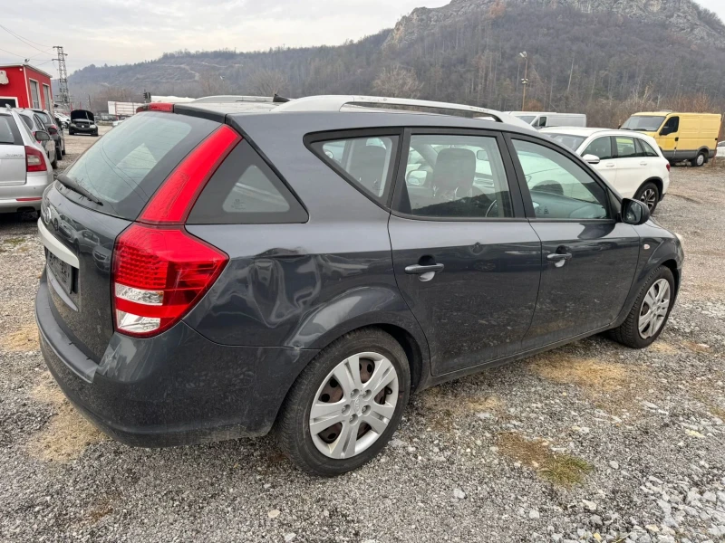 Kia Ceed 1.4i, FACELIFT, ВЪНШНИ ЗАБЕЛЕЖКИ , снимка 4 - Автомобили и джипове - 48202683