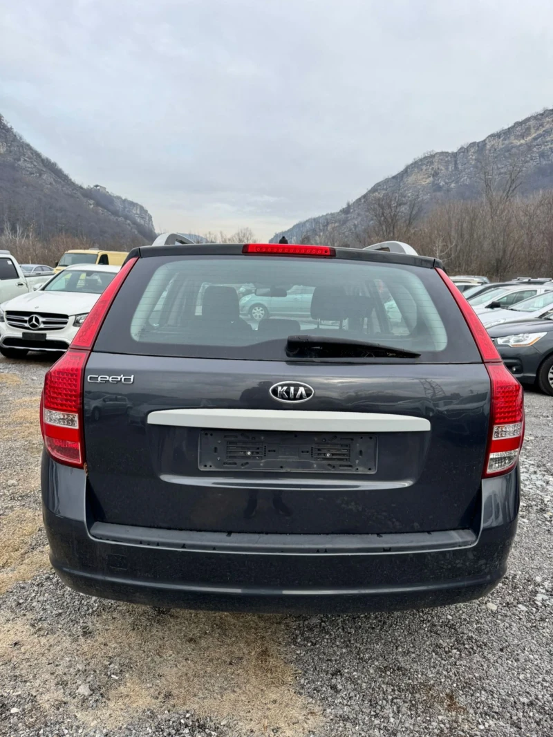 Kia Ceed 1.4i, FACELIFT, ВЪНШНИ ЗАБЕЛЕЖКИ , снимка 3 - Автомобили и джипове - 48202683