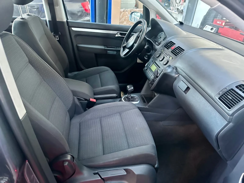 VW Touran 1, 9TDI 105кс DSG 170000км РЕАЛ КИЛОМЕТРИ, снимка 5 - Автомобили и джипове - 48351845