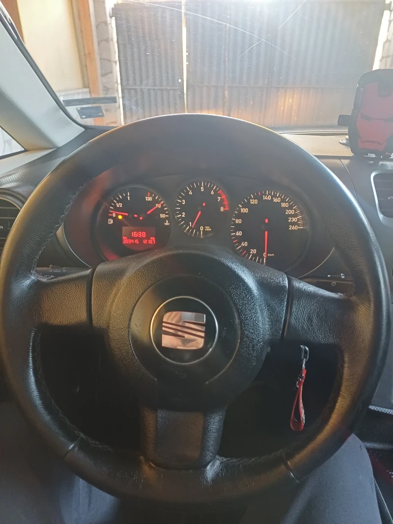 Seat Leon, снимка 10 - Автомобили и джипове - 53201138