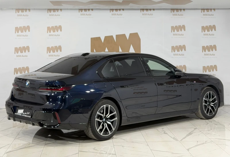 BMW 740 d xDrive* M-Sport* Bowers* SkyLounge* Massage* HuD, снимка 3 - Автомобили и джипове - 52441288