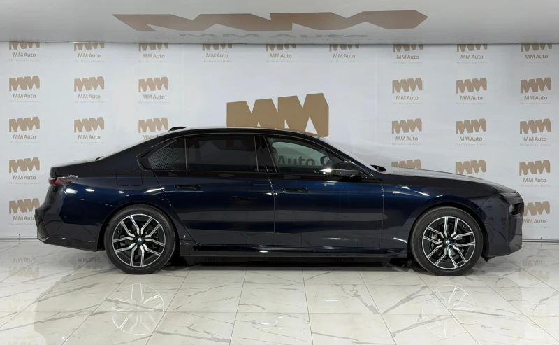 BMW 740 d xDrive* M-Sport* Bowers* SkyLounge* Massage* HuD, снимка 3 - Автомобили и джипове - 52441288