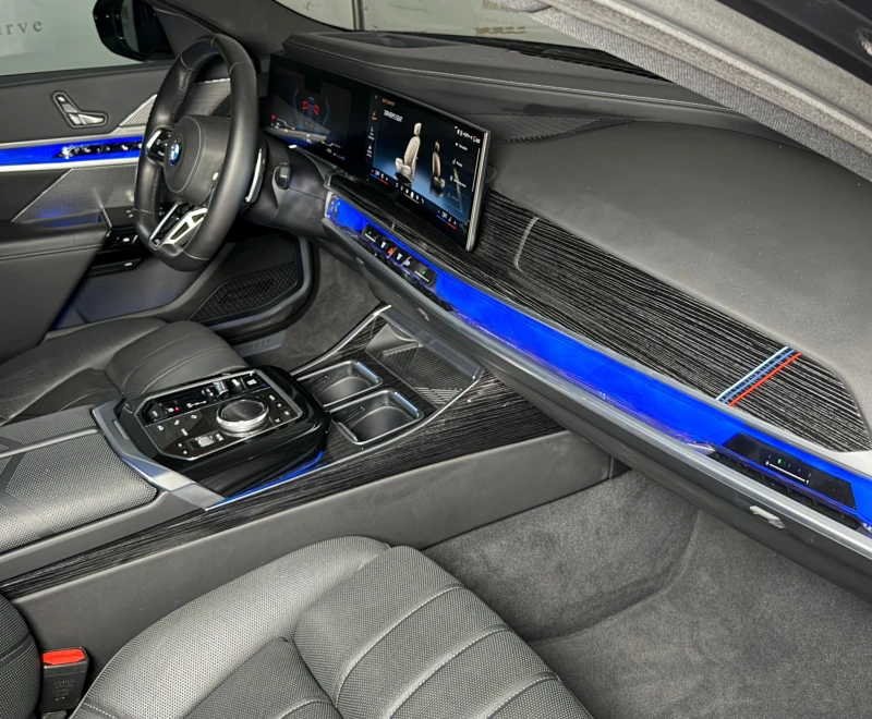 BMW 740 d xDrive* M-Sport* Bowers* SkyLounge* Massage* HuD, снимка 9 - Автомобили и джипове - 52441288
