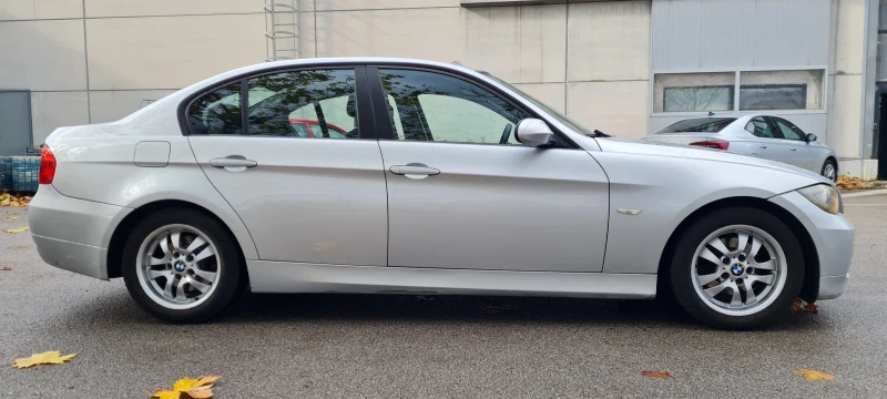 BMW 320 320i, снимка 3 - Автомобили и джипове - 52505225