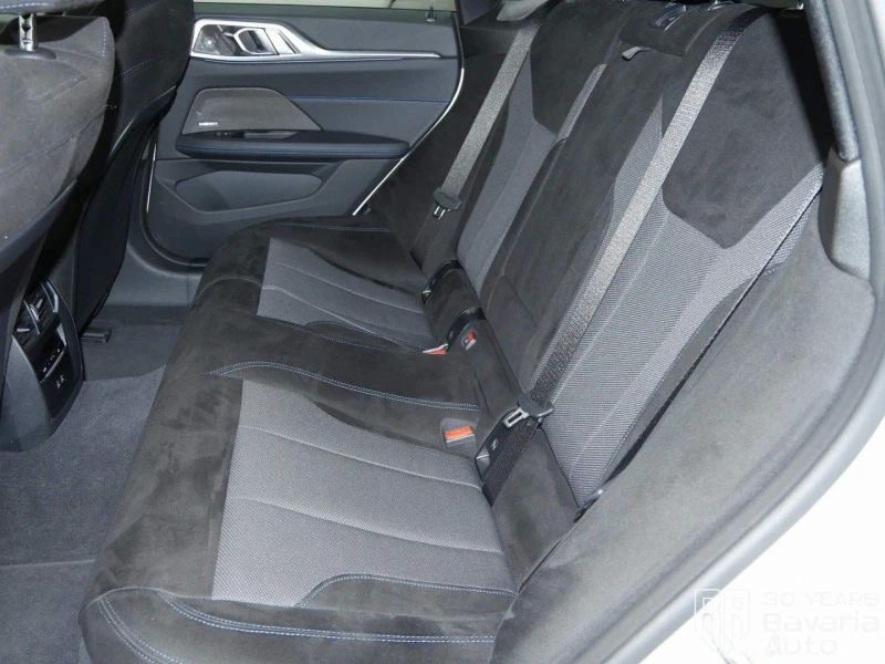 BMW i4 40 eDrive M Sport Paket, снимка 8 - Автомобили и джипове - 52834377