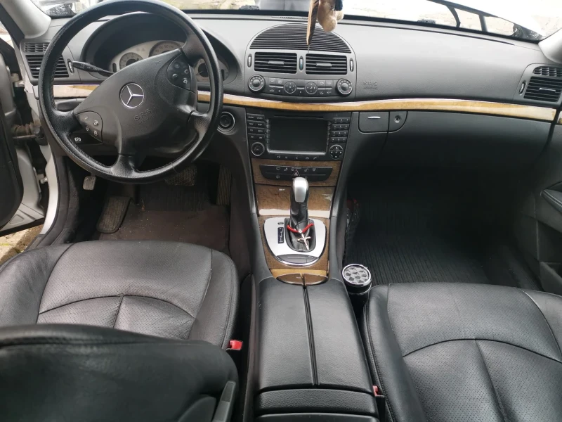 Mercedes-Benz E 270, снимка 11 - Автомобили и джипове - 52904086