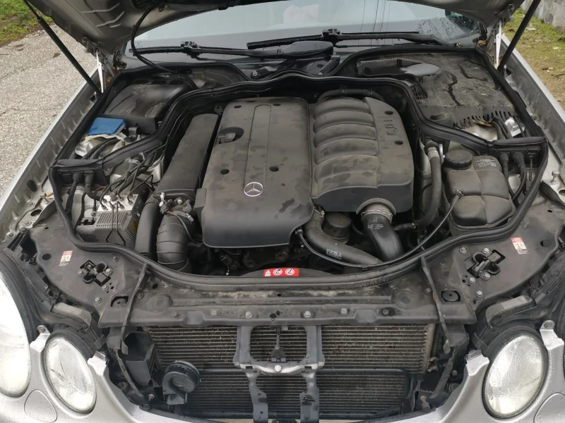 Mercedes-Benz E 270, снимка 12 - Автомобили и джипове - 52904086