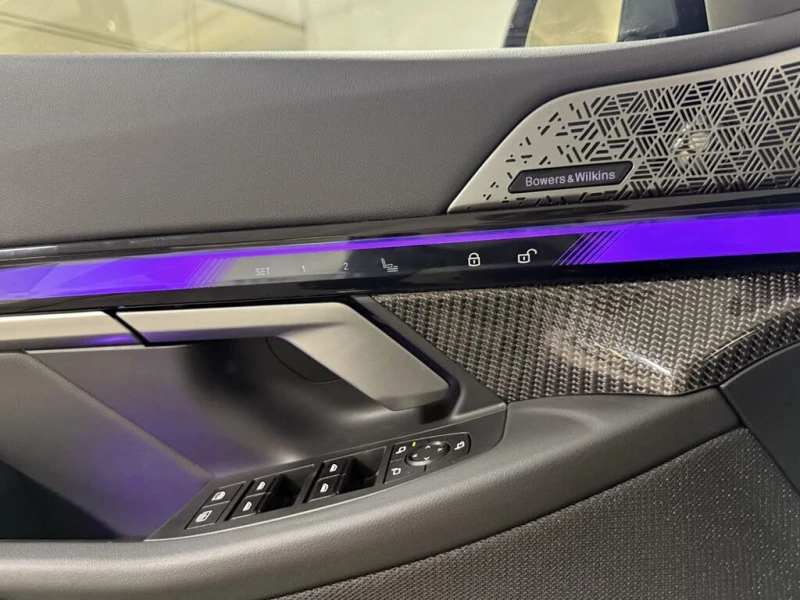 BMW 550 CARFAX* HeadUp* АвтоКредит* (ЦЕНА ДО БГ), снимка 7 - Автомобили и джипове - 53206086