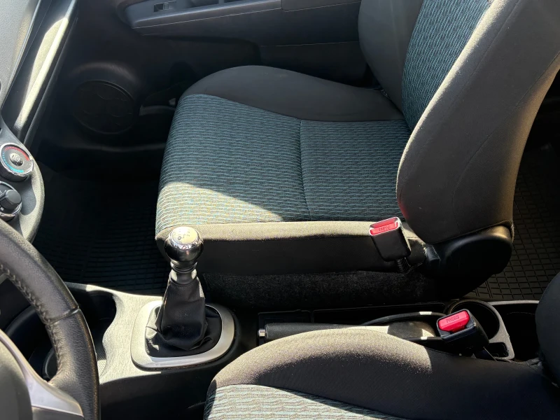 Toyota Yaris, снимка 9 - Автомобили и джипове - 53595452