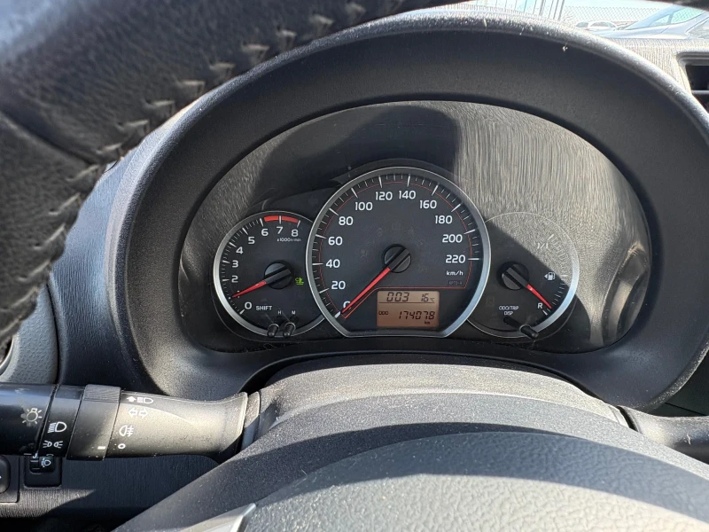 Toyota Yaris, снимка 10 - Автомобили и джипове - 53595452