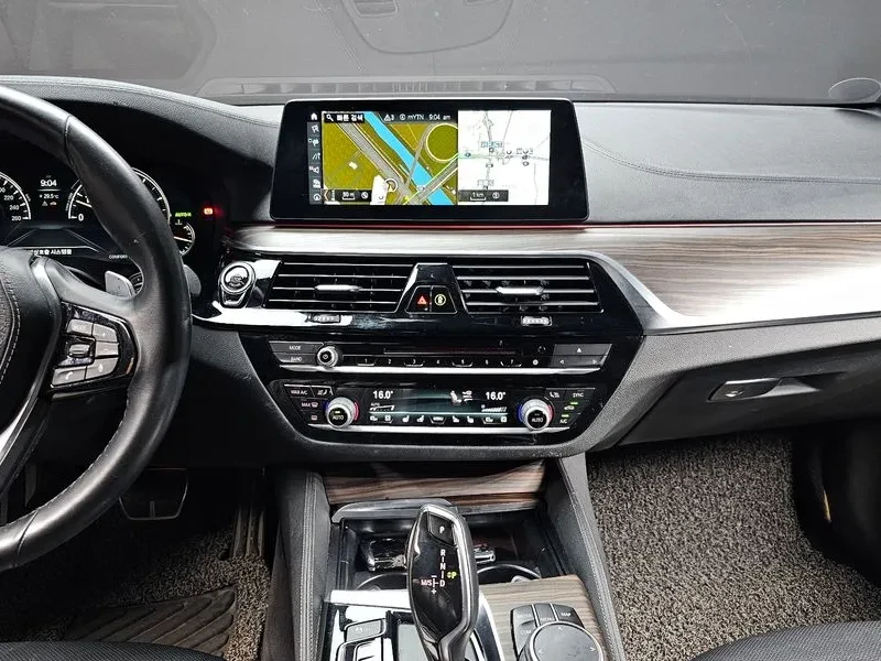 BMW 530 I M Sports Plus, снимка 13 - Автомобили и джипове - 55832840