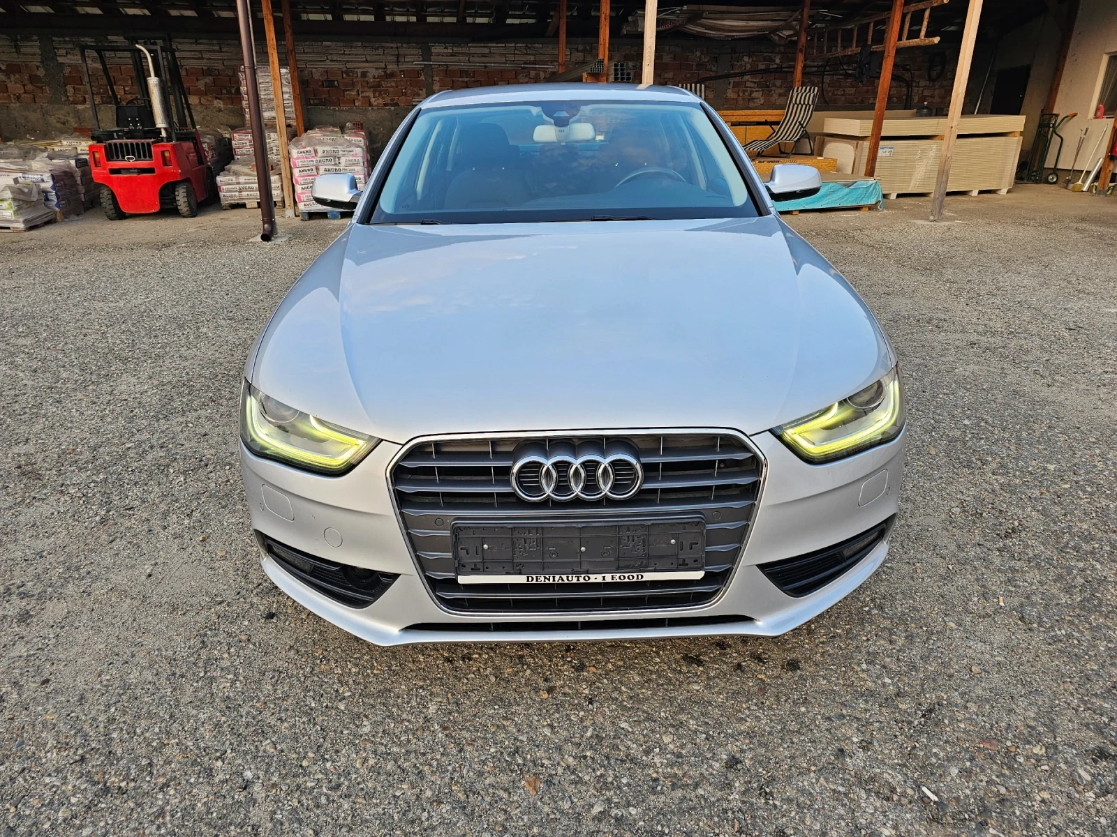 Audi A4 2.0 TDI FACELIFT, снимка 1