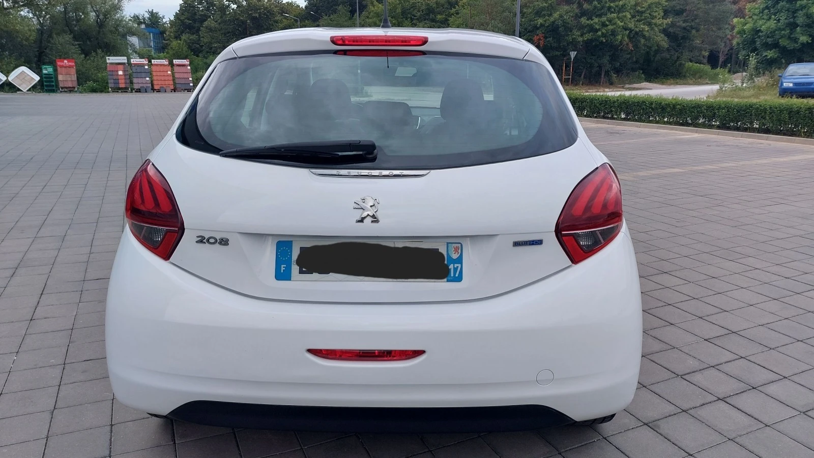 Peugeot 208 1.6HDI Blue Edition  - изображение 9