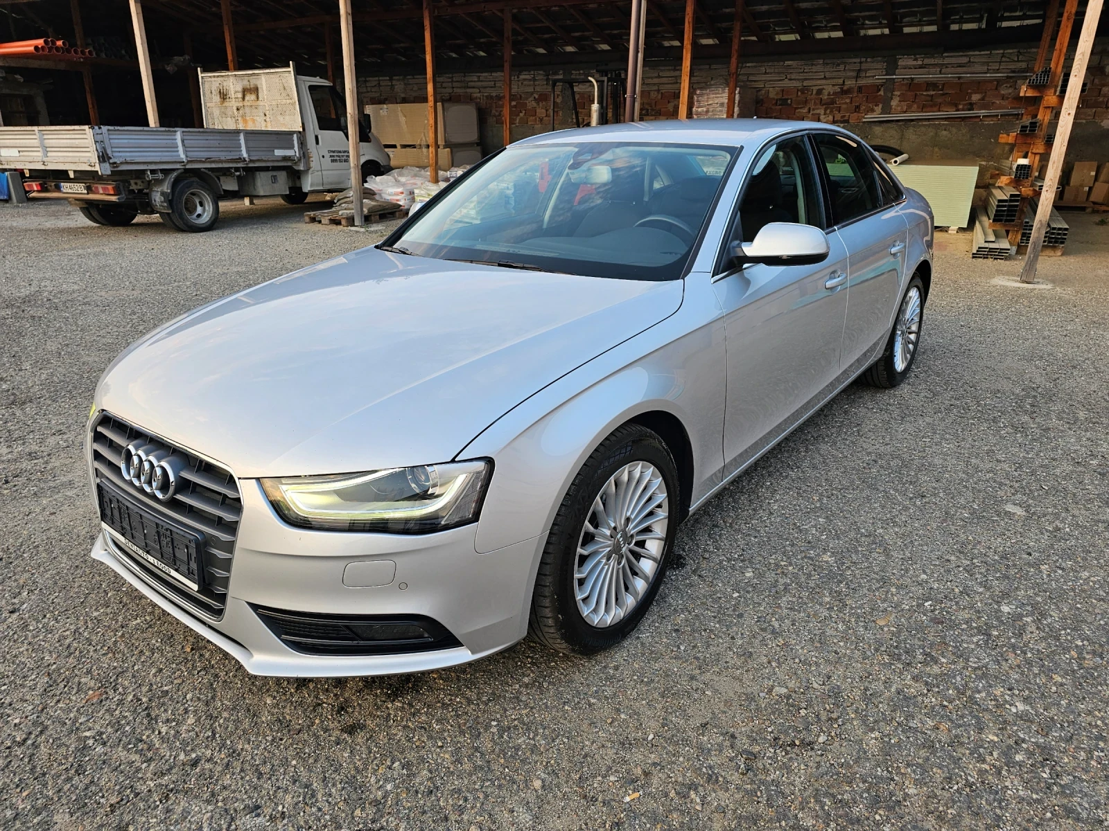 Audi A4 2.0 TDI FACELIFT - изображение 2