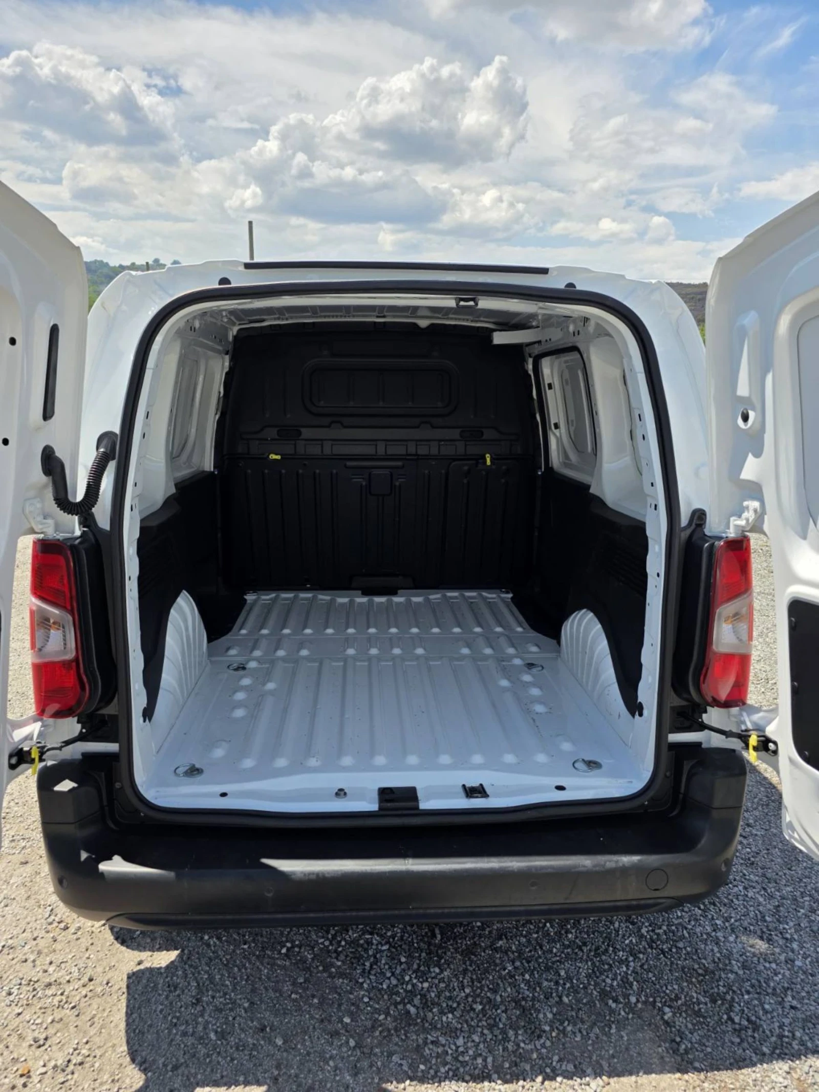 Opel Combo 1.5D - изображение 8