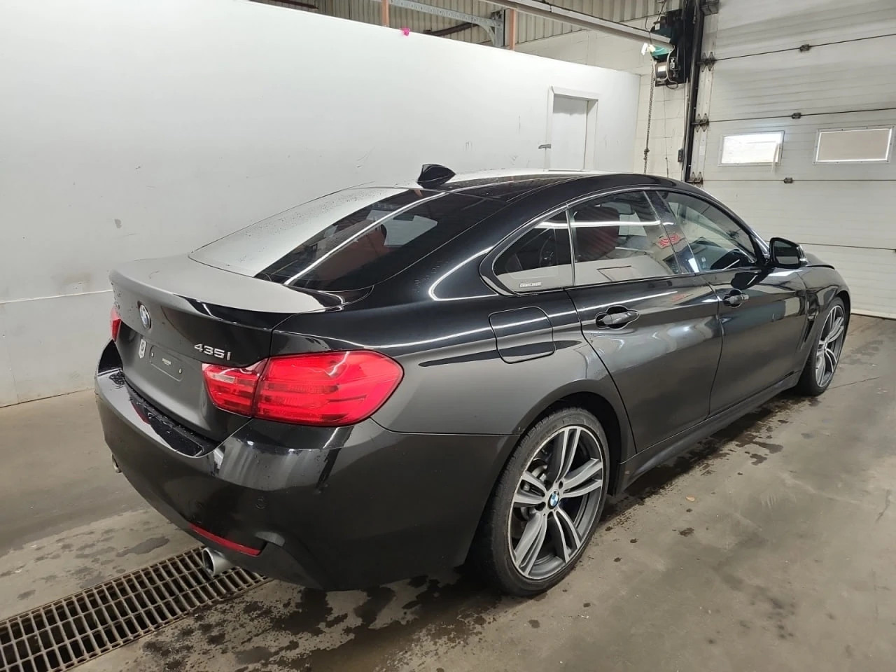 BMW 435 * АВТО КРЕДИТ* ЦЕНА ДО БГ * СЕРВИЗНА ИСТОРИЯ *  - изображение 4