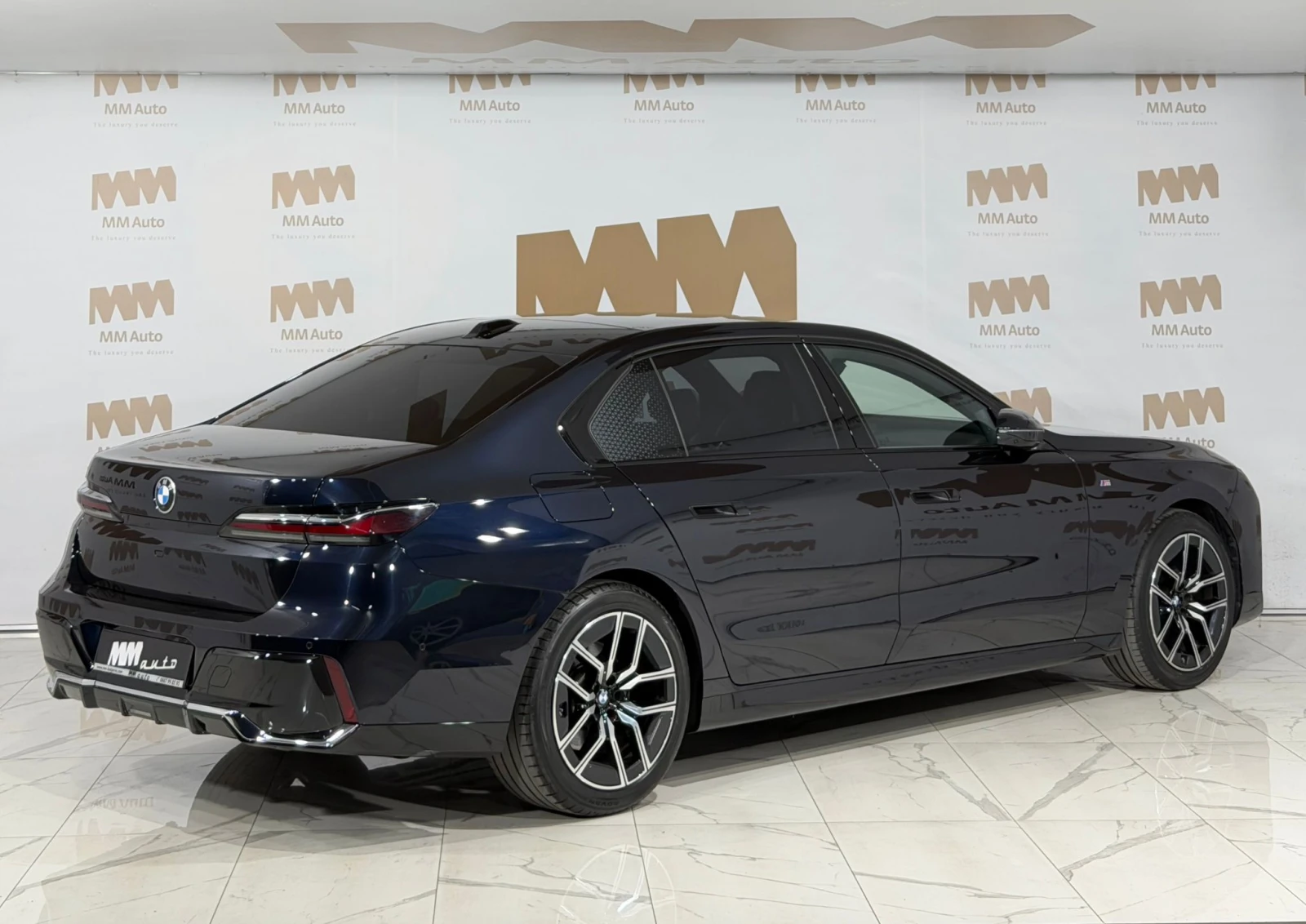 BMW 740 d xDrive* M-Sport* Bowers* SkyLounge* Massage* HuD | Mobile.bg   2