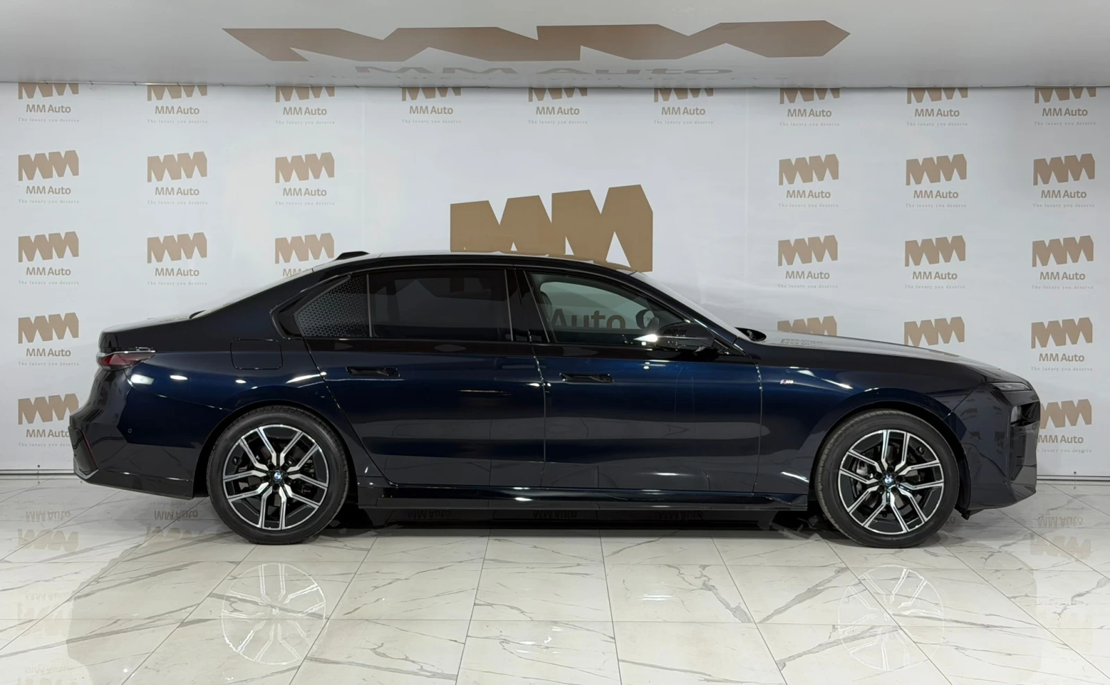 BMW 740 d xDrive* M-Sport* Bowers* SkyLounge* Massage* HuD | Mobile.bg   3