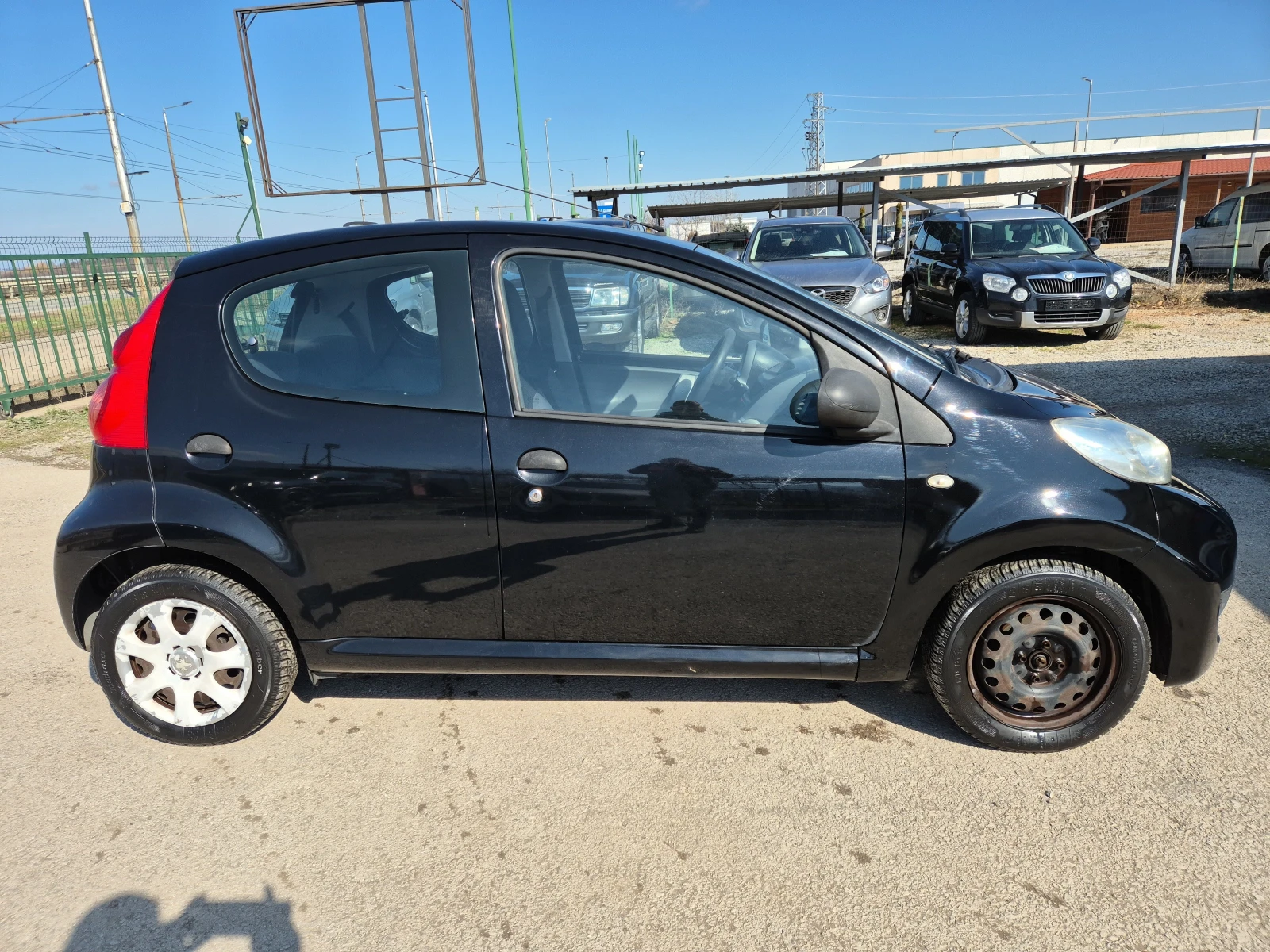 Peugeot 107 1.0I 68к климатик италия, снимка 4 - Автомобили и джипове - 53533569