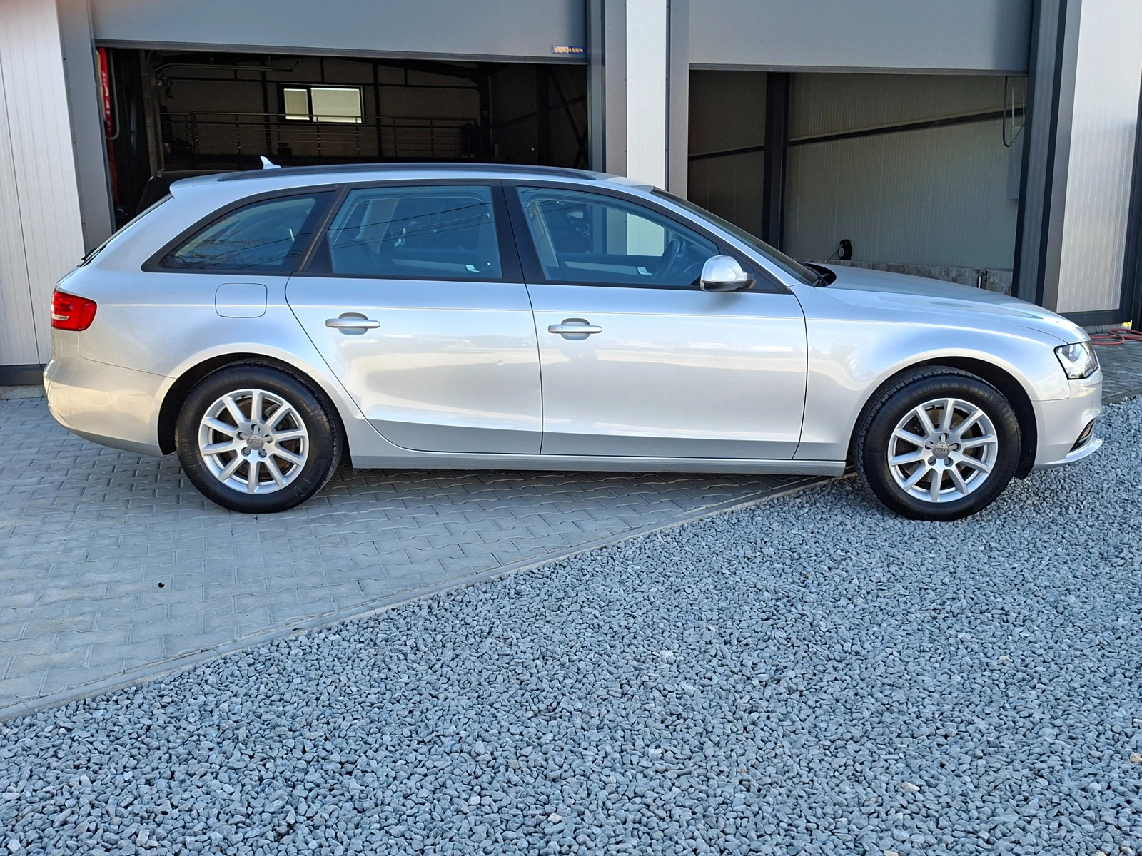 Audi A4 2.0TDI FACELIFT ШВЕЙЦАРИЯ, снимка 4 - Автомобили и джипове - 54122874