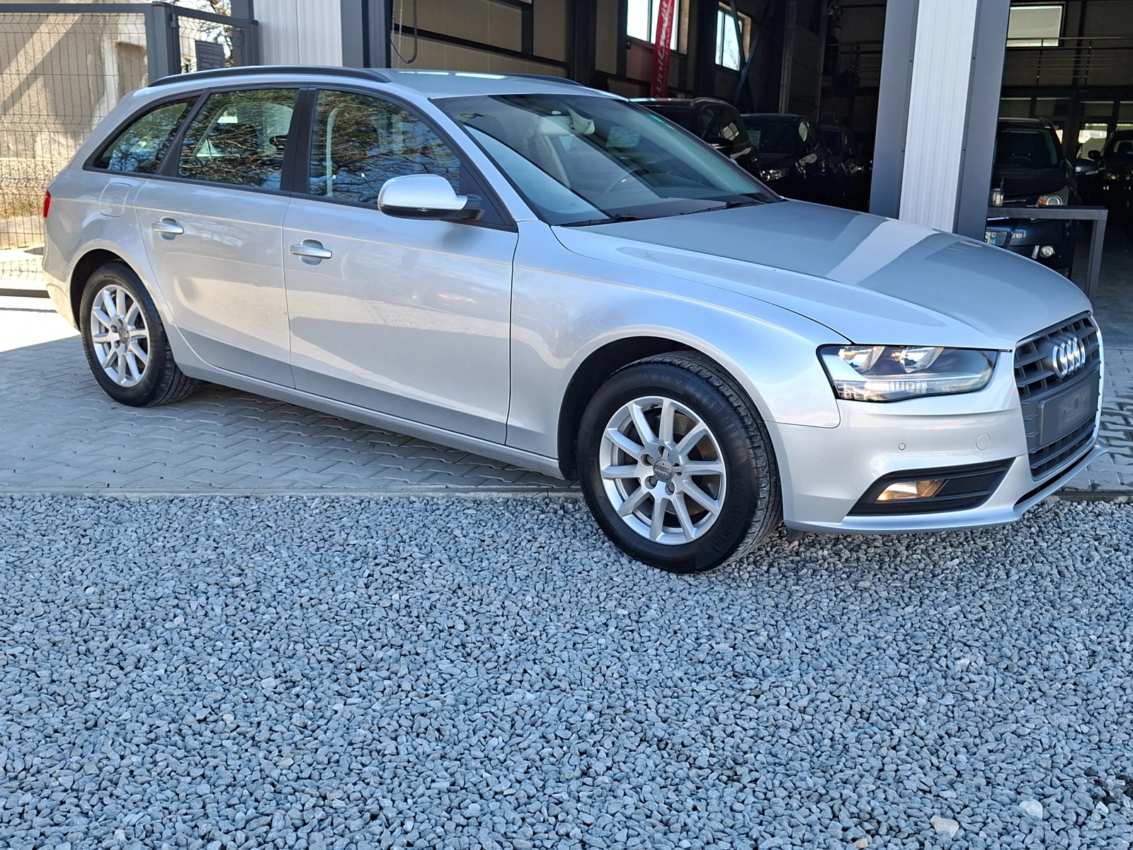Audi A4 2.0TDI FACELIFT ШВЕЙЦАРИЯ, снимка 3 - Автомобили и джипове - 54122874