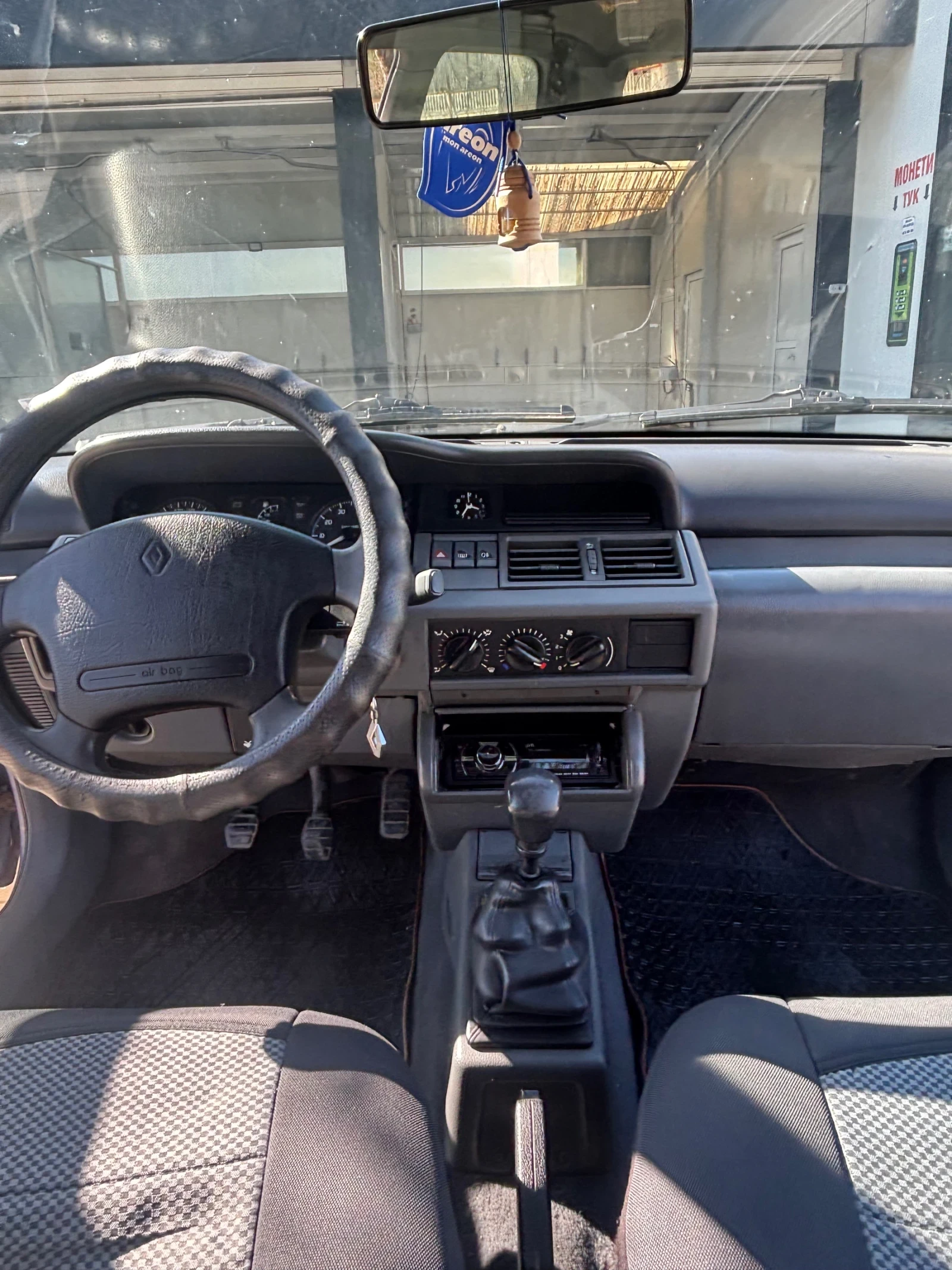 Renault Clio, снимка 8 - Автомобили и джипове - 54126335